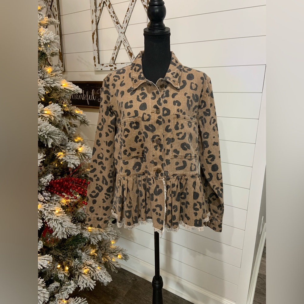 Mud Pie Women’s Leopard Print Peplum Denim Jacket- Size L- BNWT